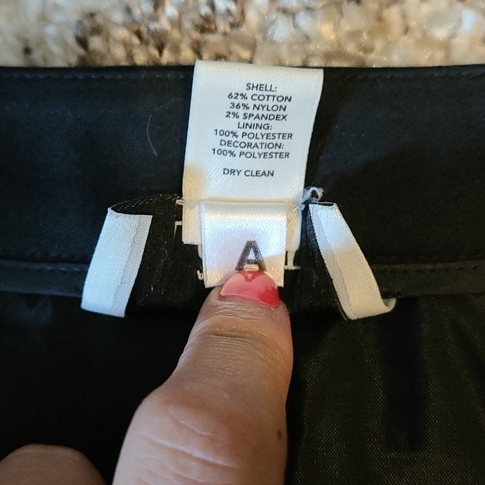 LOFT pleated skirt, size 2 - Picture 4 of 4